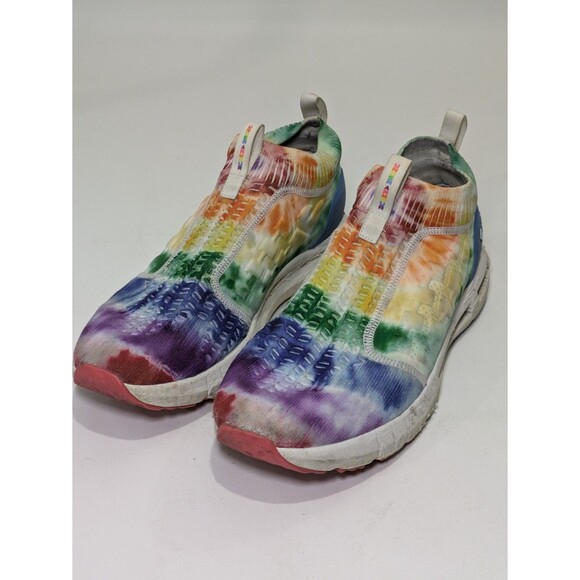 Athletic_Shoes
